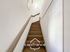 DOMAINE DE PONT ROYAL, 45 m2 house with unobstructed views, two stories, 2 bedrooms, semi-detached on one side, private swimming pool, numbered parking space 