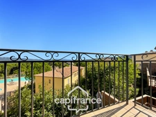 DOMAINE DE PONT ROYAL, 45 m2 house with unobstructed views, two stories, 2 bedrooms, semi-detached on one side, private swimming pool, numbered parking space 
