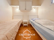 PONT ROYAL EN PROVENCE APPARTEMENT DE  27 M2 VUE LUBERON UNE CHAMBRE MEUBLE EQUIPE UNE PLACE DE PARKING B