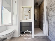 MALLEMORT, fully renovated village house of 115 m2, very well maintained, 1 floor, spacious rooms, 3 bedrooms, 2 bathrooms, well located, outdoor space, storage room 