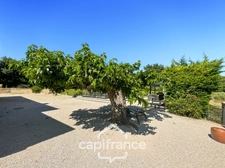 Single-storey property in the countryside with panoramic views, built in 1980, 177m2 house with 3/4 bedrooms on a 2280m2 plot 