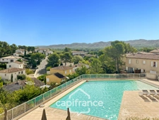 DOMAINE DE PONT ROYAL, BASTIDON climatisé et  meublé , 3 vraies chambres de  62 m2 avec vue dégagée,  piscine Résidentielle, emplacement  pour le véhicule 