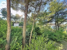 DOMAINE DE PONT ROYAL, 45 m2 house with unobstructed views, two stories, 2 bedrooms, semi-detached on one side, private swimming pool, numbered parking space 