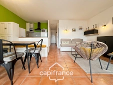 RENOVATED apartment WITH panoramic VIEW, double terrace of 30 m2, 2 bedrooms, new kitchen, parking space under the residence.