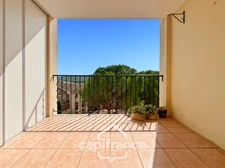 Domaine de Pont Royal, Duplex climatisé T3 de 49m2 situé sur le haut du Village, 2 chambres une double terrasse et une 2ème terrasse , belle exposition, ascenseur, place de parking  