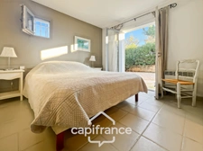 GOLF DE PONT  ROYAL, Villa de plain pied de 127 m² climatisée sur un terrain de 995 m², bordure de fairway, piscine