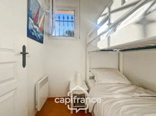 RARE FIND IN THE PONT ROYAL ESTATE, TOP FLOOR APARTMENT OF 63 m2 WITH PANORAMIC VIEWS, 3 BEDROOMS, CORNER TERRACE, AND PARKING SPACE 