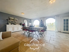 Domaine et Golf de Pont Royal, beautiful 290 m2 property set on a 2600 m2 plot, five bedrooms, an office, swimming pool, pool house, triple garage     