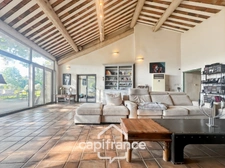 Mas en campagne à vendre 250m² à MOLLEGES, 4 chambres, beaux volumes , terrain 5 000m², piscine,  calme et sérénité   