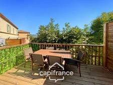 DOMAINE DE PONT ROYAL, 45 m2 house with unobstructed views, two stories, 2 bedrooms, semi-detached on one side, private swimming pool, numbered parking space 