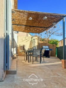  Domaine et Golf de Pont Royal , maison mitoyenne  de 101m2 , 3/4  chambres , Garage , Piscine résidentielle terrain de 177m2