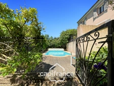 PONT ROYAL ESTATE AND GOLF COURSE: Charming single-story villa on a 524 m² plot, 3 bedrooms, swimming pool, garage + parking space 