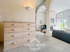 GOLF DE PONT  ROYAL, Villa de plain pied de 127 m² climatisée sur un terrain de 995 m², bordure de fairway, piscine