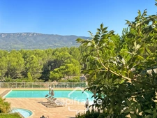 DOMAINE DE PONT ROYAL, 45 m2 house with unobstructed views, two stories, 2 bedrooms, semi-detached on one side, private swimming pool, numbered parking space 