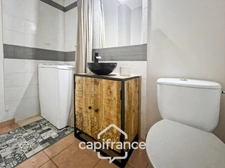 Domaine de Pont Royal, Duplex climatisé T3 de 49m2 situé sur le haut du Village, 2 chambres une double terrasse et une 2ème terrasse , belle exposition, ascenseur, place de parking  