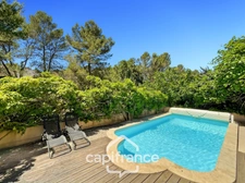 PONT ROYAL ESTATE AND GOLF COURSE: Charming single-story villa on a 524 m² plot, 3 bedrooms, swimming pool, garage + parking space 