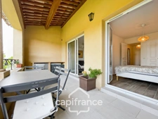 HOTEL DU GOLF  appartement 2ème et dernier étage  rénové et climatisé  de 33 m2 , trou n° 8 , sud ouest , une chambre,  loggia terrasse, salle de bain , wc, piscine résidentielle, place de parking  