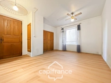 Local/bureau / appartement T2  à vendre MALLEMORT avec sa piscine résidentielle  au domaine de Pont Royal 