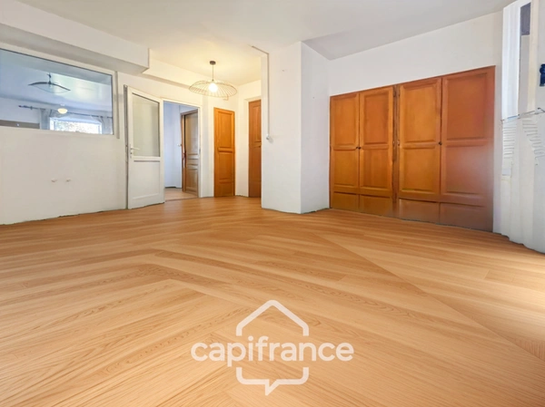 Local/bureau / appartement  43 m2 T2  à vendre MALLEMORT avec sa piscine résidentielle  au domaine de Pont Royal 