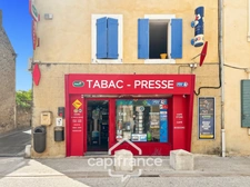 Investissement sur Charleval maison en plein coeur du village R+1avec terrasse tropézienne, garage, plusieurs entrées indépendantes, étage à finir