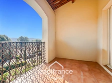 DOMAINE DE PONT ROYAL Furnished top floor apartment with open view 31m2 and 7m2 loggia, 1 double bedroom & bathroom  