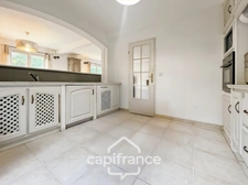 PONT ROYAL ESTATE AND GOLF COURSE: Charming single-story villa on a 524 m² plot, 3 bedrooms, swimming pool, garage + parking space 