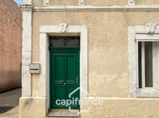 Investissement sur Charleval maison en plein coeur du village R+1avec terrasse tropézienne, garage, plusieurs entrées indépendantes, étage à finir