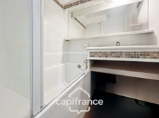 DOMAINE DE PONT ROYAL Furnished top floor apartment with open view 31m2 and 7m2 loggia, 1 double bedroom & bathroom  