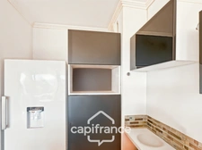 Appartement rare de 44m2 au DOMAINE DE PONT ROYAL / VUE DEGAGEE 1er ETAGE/ 3 CHAMBRES /1 SDB/1 SD'EAU/ PLACE DE PARKING