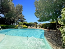 GOLF DE PONT  ROYAL, Villa de plain pied de 127 m² climatisée sur un terrain de 995 m², bordure de fairway, piscine