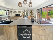 ALLEINS maison de plain pied  de 2021,RT 2012, sous garantie : 101 m2  + un garage établie sur une parcelle de 500 m2, 3 chambres, garage, jardin   