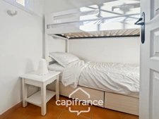 RARE FIND IN THE PONT ROYAL ESTATE, TOP FLOOR APARTMENT OF 63 m2 WITH PANORAMIC VIEWS, 3 BEDROOMS, CORNER TERRACE, AND PARKING SPACE 