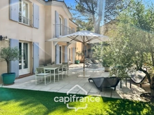 PONT ROYAL GOLF COURSE: Charming, light-filled bastide of 140 m² set on a 657 m² plot, 4 bedrooms including a master suite, 2 bathrooms, swimming pool, double garage