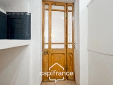 Projet sur Charleval :  BAS DE MAISON  de 57  m2 ,séjour cuisine , espace dinatoire , salle de bain à créer,  garage .    