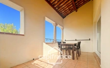 Domaine de Pont royal, spacieux et lumineux appartement de 40 m2,belle vue, localisé en angle, une chambre,  grande loggia terrasse, place de parking  sous la résidence 