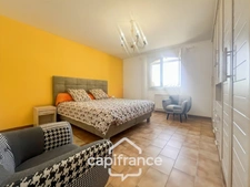 Single-storey property in the countryside with panoramic views, built in 1980, 177m2 house with 3/4 bedrooms on a 2280m2 plot 