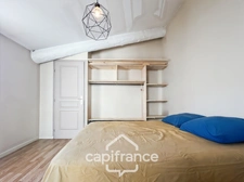 MALLEMORT, fully renovated village house of 115 m2, very well maintained, 1 floor, spacious rooms, 3 bedrooms, 2 bathrooms, well located, outdoor space, storage room 