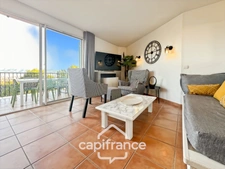 RARE FIND IN THE PONT ROYAL ESTATE, TOP FLOOR APARTMENT OF 63 m2 WITH PANORAMIC VIEWS, 3 BEDROOMS, CORNER TERRACE, AND PARKING SPACE 