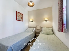 DOMAINE DE PONT ROYAL, 45 m2 house with unobstructed views, two stories, 2 bedrooms, semi-detached on one side, private swimming pool, numbered parking space 