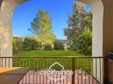 42 m2 renovated apartment, with garden, two air conditioning units, one bedroom, one cabin bedroom, a laundry room, a shower room, terrace loggia, parking space   