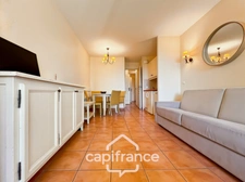 PONT ROYAL EN PROVENCE APPARTEMENT DE  27 M2 VUE LUBERON UNE CHAMBRE MEUBLE EQUIPE UNE PLACE DE PARKING B