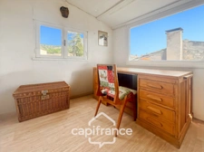 MERINDOL CHARMING HOUSE, outdoor courtyard and rooftop, 2 bedrooms, 1 room, 1 office, 1 cellar, in the heart of the village. A MUST-SEE! 