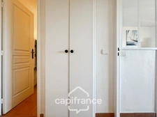 RARE FIND IN THE PONT ROYAL ESTATE, TOP FLOOR APARTMENT OF 63 m2 WITH PANORAMIC VIEWS, 3 BEDROOMS, CORNER TERRACE, AND PARKING SPACE 