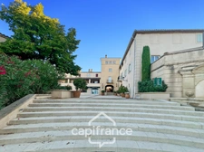 Local/bureau / appartement T2  à vendre MALLEMORT avec sa piscine résidentielle  au domaine de Pont Royal 