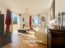 Single-storey property in the countryside with panoramic views, built in 1980, 177m2 house with 3/4 bedrooms on a 2280m2 plot 