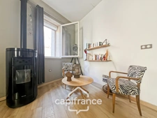 MALLEMORT, fully renovated village house of 115 m2, very well maintained, 1 floor, spacious rooms, 3 bedrooms, 2 bathrooms, well located, outdoor space, storage room 