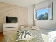RARE FIND IN THE PONT ROYAL ESTATE, TOP FLOOR APARTMENT OF 63 m2 WITH PANORAMIC VIEWS, 3 BEDROOMS, CORNER TERRACE, AND PARKING SPACE 