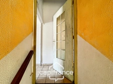 Authentic 118 m2 stone village house, air-conditioned, 50 m2 terrace, outdoor kitchen, double garage, attic, three beautiful bedrooms, 2 bathrooms, laundry room  