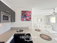  Light, calm, authenticity... A Pont Royal lifestyle. 50m² apartment with hill views, large terrace, 2 real bedrooms, swimming pool, parking space, bicycle garage.