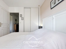 Domaine et golf de Pont Royal, fully renovated 67 m² house with air conditioning, attractive exterior, 2/3 bedrooms, bathroom and shower room, garden, residential swimming pool